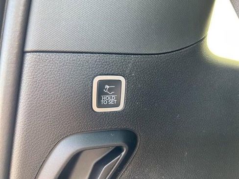 New 2025 Jeep Wagoneer 4WD w/ HD Trailer Tow Package image 40