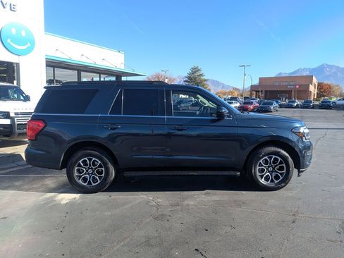 Used 2024 Ford Expedition XLT AWD/4WD image 2