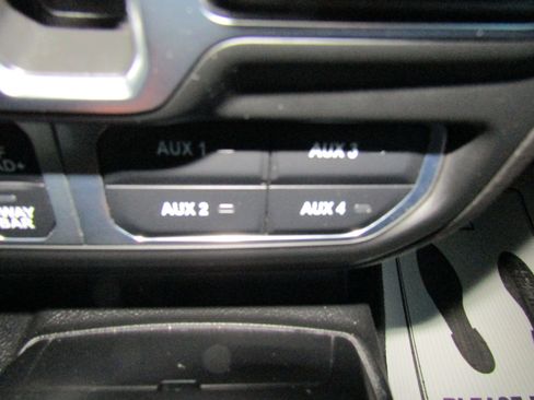 Used 2025 Jeep Gladiator Rubicon w/ Convenience Group image 35