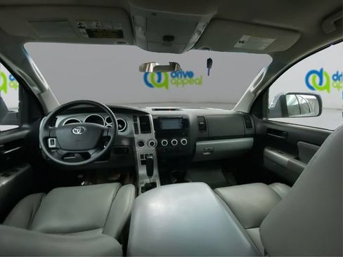 Used 2009 Toyota Sequoia SR5 AWD/4WD image 30