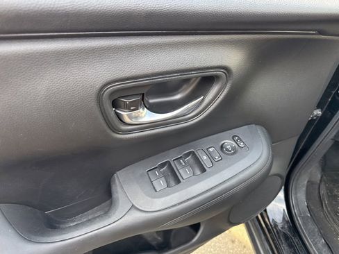 Used 2023 Honda HR-V LX image 15