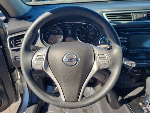 Used 2015 Nissan Rogue SV image 59