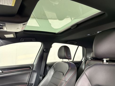 Used 2017 Volkswagen GTI Autobahn image 15