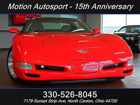 Used 2003 Chevrolet Corvette Coupe w/ Preferred Equipment Group RWD image 51