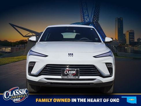 Used 2026 Buick Envista Preferred image 2