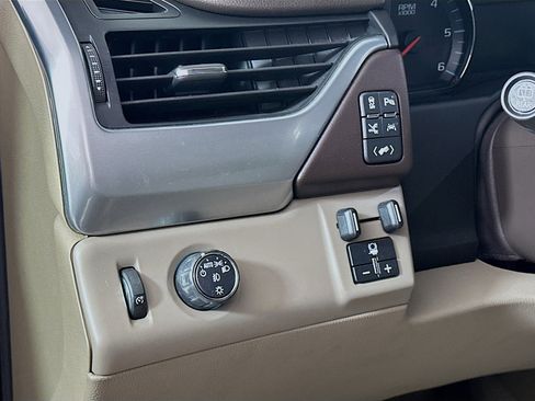 Used 2019 Chevrolet Tahoe Premier image 17