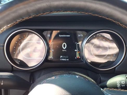 Used 2021 Jeep Wrangler Unlimited Sahara AWD/4WD image 15