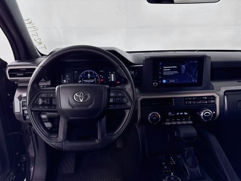 Certified 2026 Toyota Tacoma SR5 AWD/4WD image 22