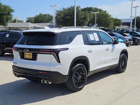 Certified 2026 Chevrolet Traverse LT w/ Midnight/Sport Edition FWD image 3