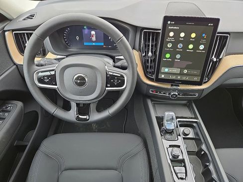 New 2026 Volvo XC60 B5 Core AWD/4WD image 17