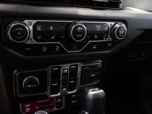 Used 2024 Jeep Wrangler Unlimited Sport AWD/4WD image 23