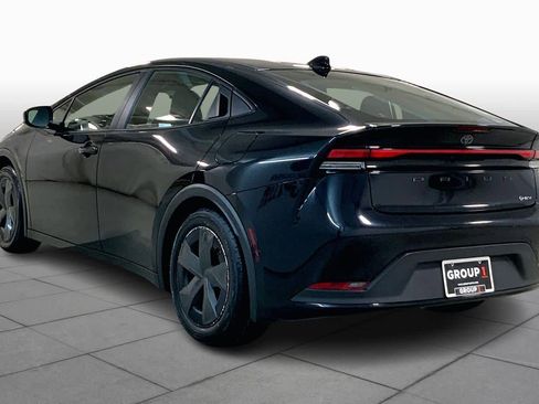 Used 2025 Toyota Prius LE image 11