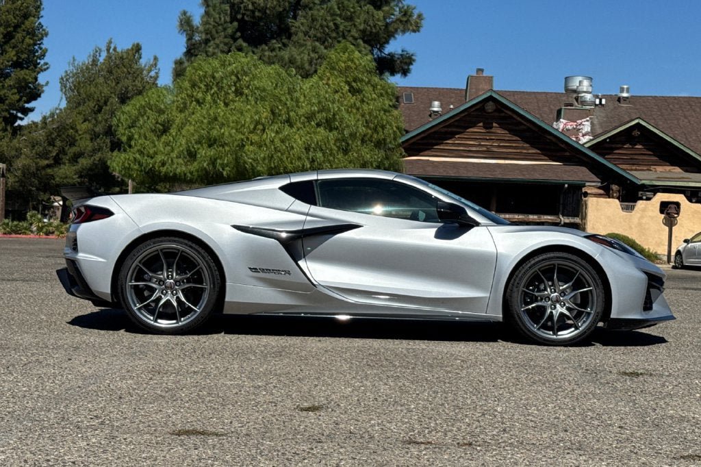 New 2027 Chevrolet Corvette Grand Sport RWD image 3
