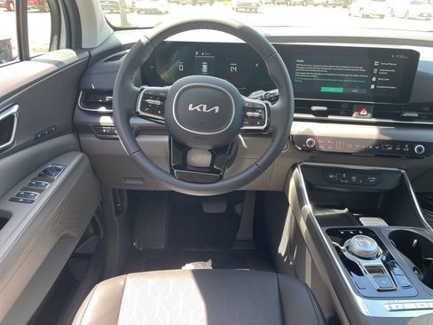 New 2026 Kia Carnival EX FWD image 12