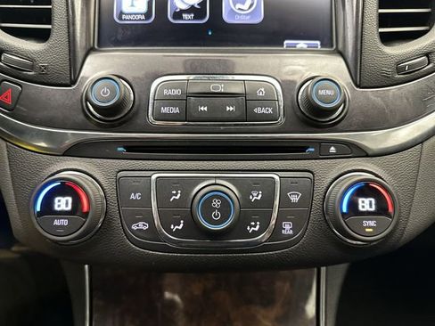 Used 2015 Chevrolet Impala LT w/ Convenience Package FWD image 19