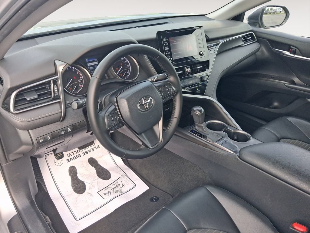 Used 2023 Toyota Camry SE w/ Convenience Package FWD image 10