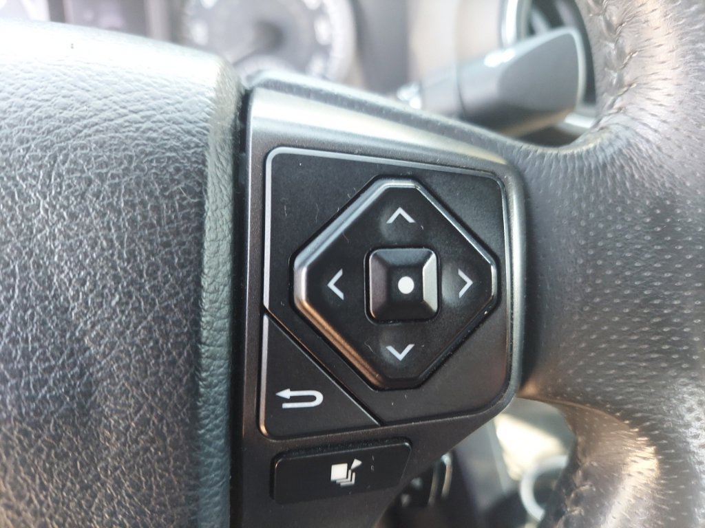 Used 2016 Toyota Tacoma TRD Sport w/ Towing Package AWD/4WD image 11