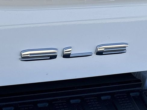 New 2026 GMC Sierra 1500 SLE image 22