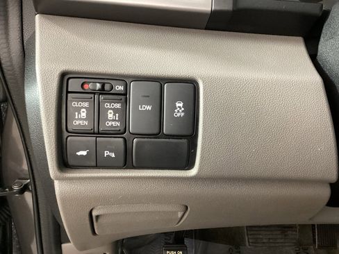 Used 2016 Honda Odyssey Touring image 22