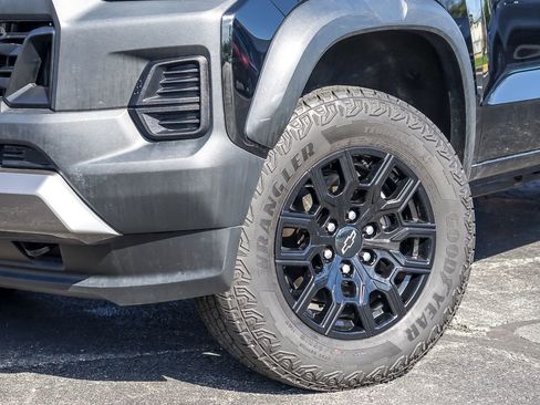 Used 2024 Chevrolet Colorado Trail Boss w/ Advanced Trailering Package AWD/4WD image 4