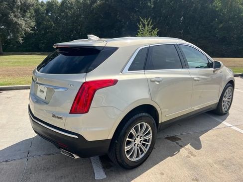 Used 2017 Cadillac XT5 Luxury w/ Driver Awareness Package AWD/4WD image 10