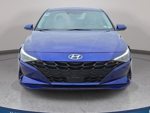 Used 2023 Hyundai Elantra SEL w/ Convenience Package FWD image 3