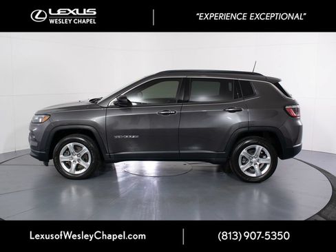 Used 2023 Jeep Compass Latitude w/ Convenience Group AWD/4WD image 7