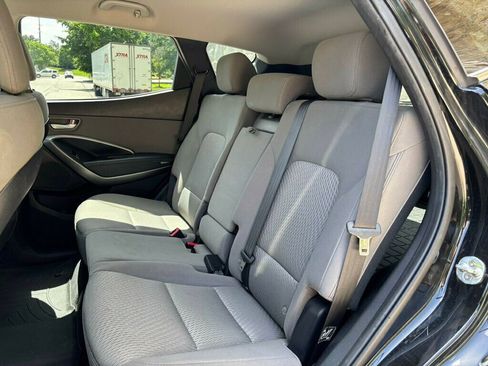 Used 2017 Hyundai Santa Fe Sport image 19