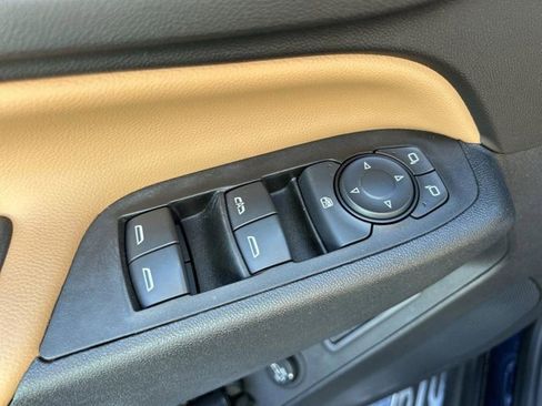 Used 2020 Chevrolet Equinox Premier image 18