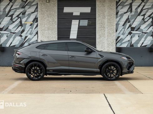 Used 2024 Lamborghini Urus S AWD/4WD image 2