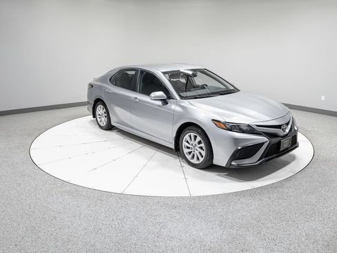 Used 2024 Toyota Camry SE FWD image 28