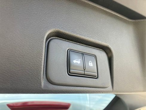 Used 2025 Nissan Rogue SV AWD/4WD image 25