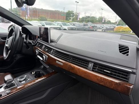Used 2019 Audi A4 2.0T allroad Premium Plus AWD/4WD image 16