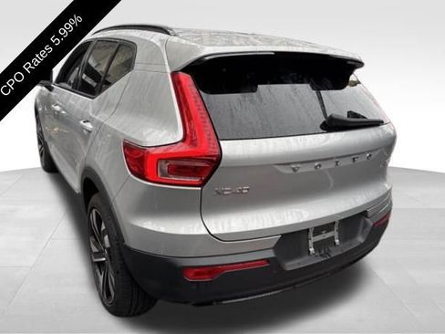 Used 2023 Volvo XC40 B5 Plus w/ Protection Package Premier AWD/4WD image 4