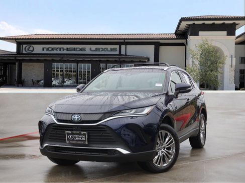 Used 2021 Toyota Venza Limited image 1