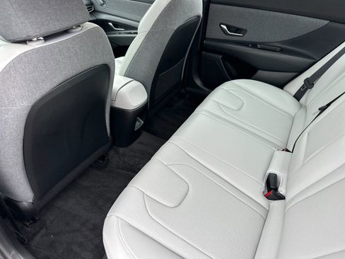 Used 2024 Hyundai Elantra Limited FWD image 14