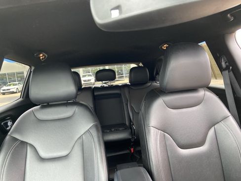 Used 2025 Jeep Compass Limited AWD/4WD image 19