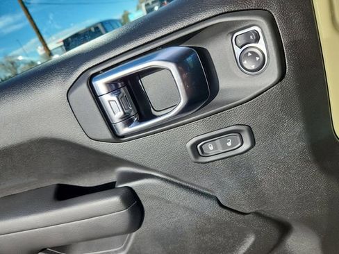 New 2026 Jeep Wrangler Unlimited Rubicon w/ Technology Group image 22