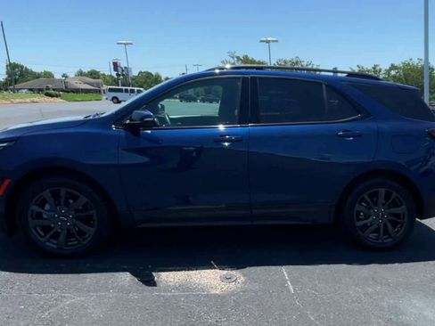 Used 2023 Chevrolet Equinox RS w/ RS Leather Package FWD image 5