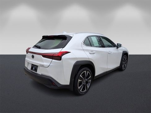 Used 2021 Lexus UX 200 w/ Premium Package image 5