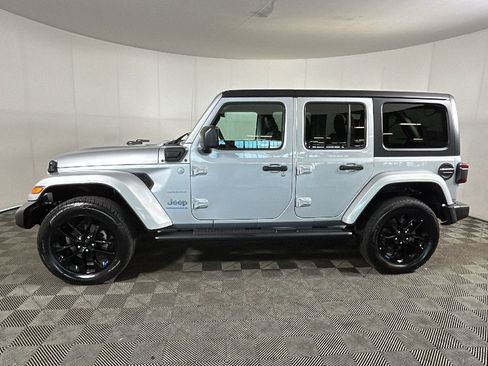 Used 2023 Jeep Wrangler Unlimited Sahara w/ Cold Weather Group AWD/4WD image 7