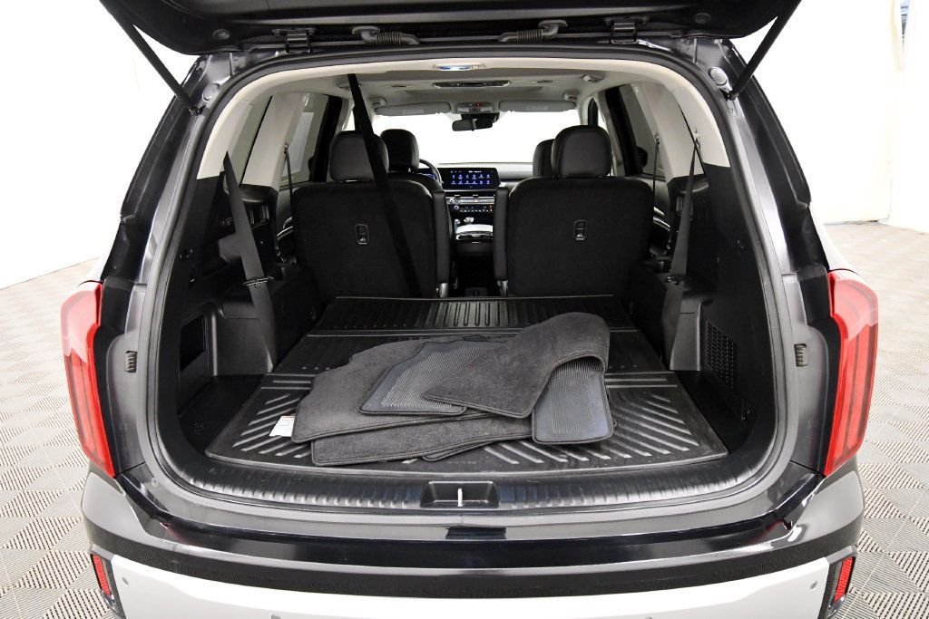 Certified 2024 Kia Telluride S w/ S Sunroof Package AWD/4WD image 7