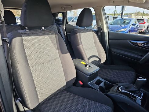 Used 2020 Nissan Rogue Sport SV image 10