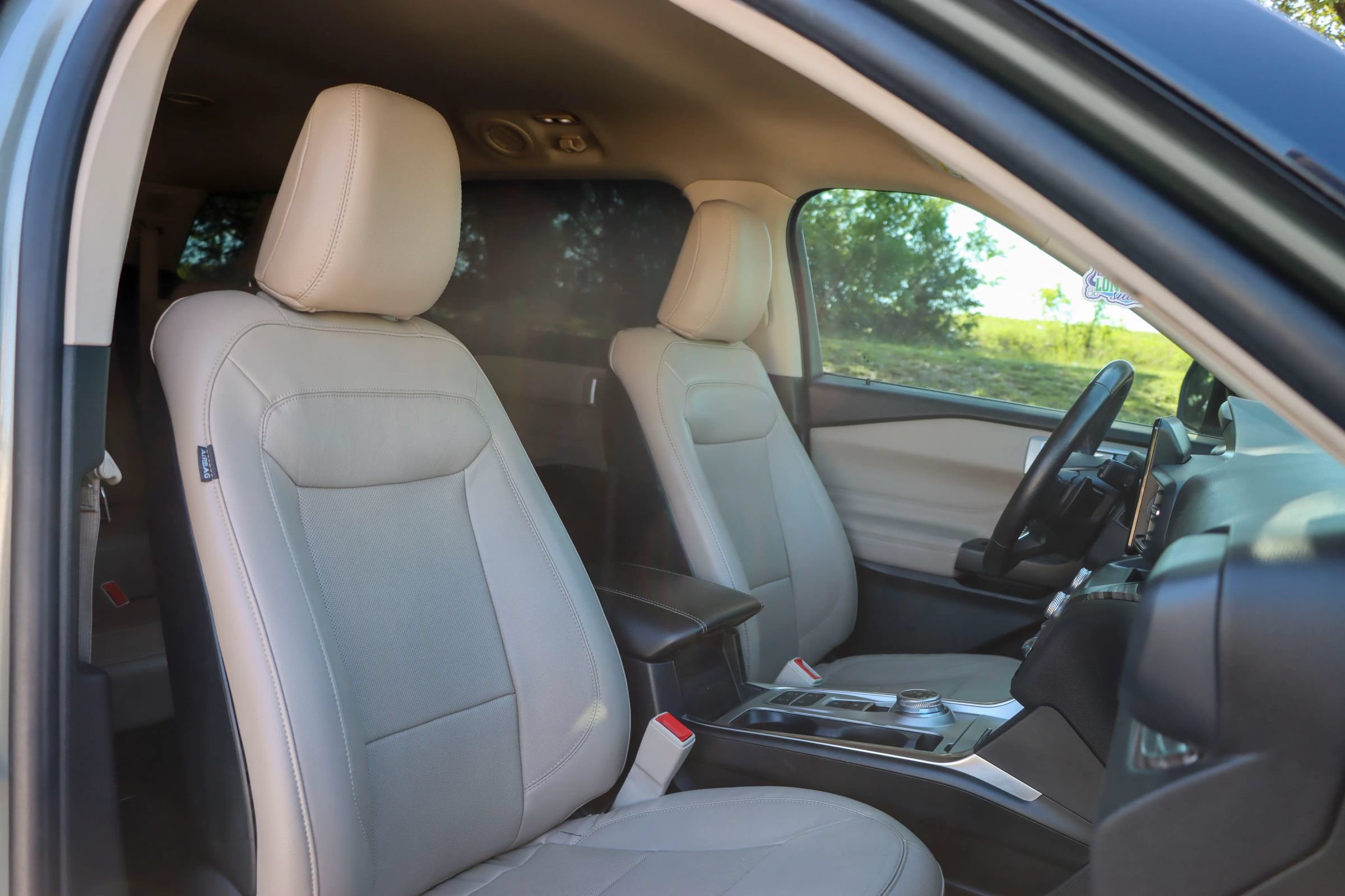 Used 2020 Ford Explorer Limited RWD image 24