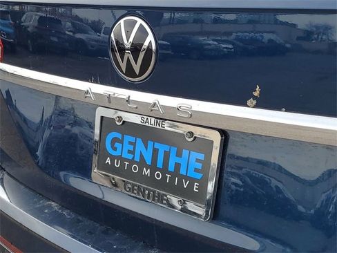 Used 2022 Volkswagen Atlas SEL Premium image 32