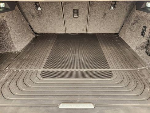 New 2026 Land Rover Range Rover SE image 21