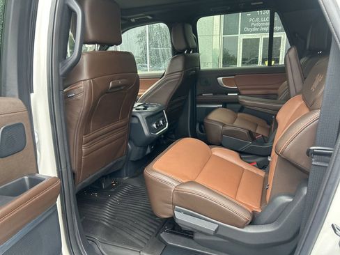 Used 2025 Ford Expedition Max King Ranch AWD/4WD image 12
