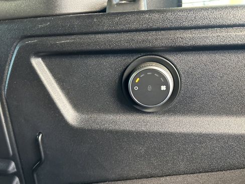 Used 2023 Land Rover Defender 110 X-Dynamic SE image 46