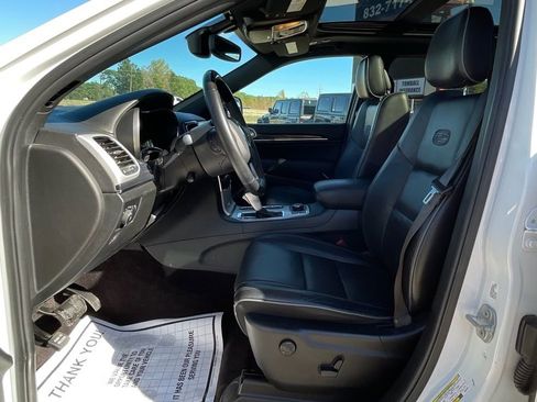 Used 2019 Jeep Grand Cherokee Overland w/ Interior Metal Package image 19