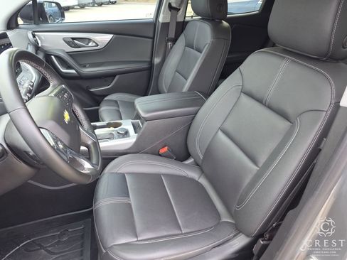 Used 2024 Chevrolet Blazer LT w/ Midnight/Sport Edition image 6